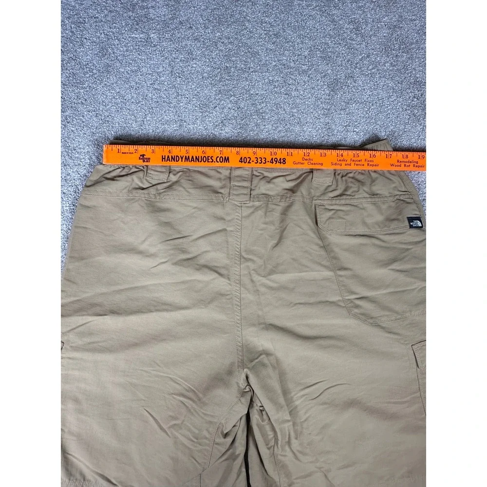 The North Face Cargo Shorts Hiking Travel Outdoor Camping Lightweight Mens Large